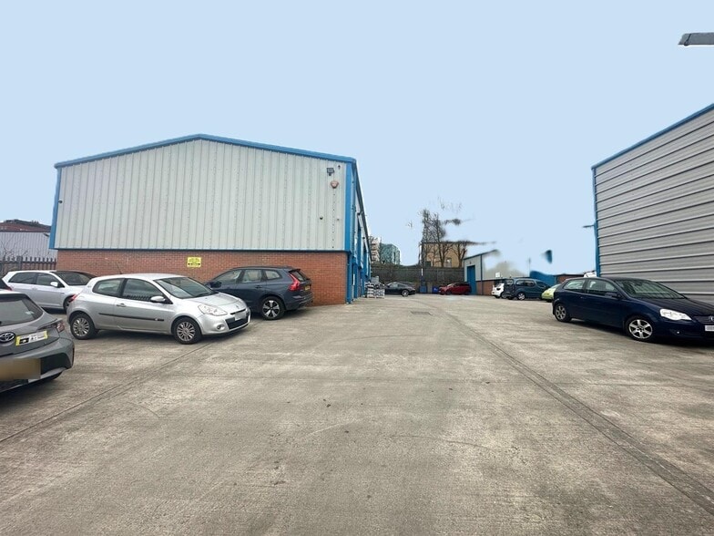 Dolly Ln, Leeds for lease - Building Photo - Image 3 of 9