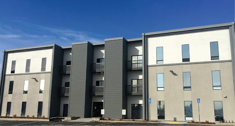 1094 Cudahy Pl, San Diego, CA for lease - Primary Photo - Image 1 of 4