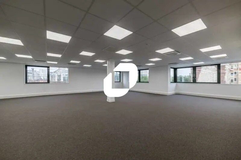 Office in Montrouge for lease - Interior Photo - Image 2 of 14