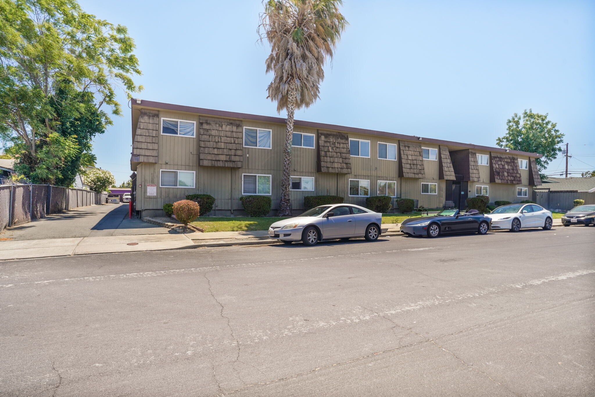 1017 H St, Antioch, CA à vendre Photo du bâtiment- Image 1 de 16