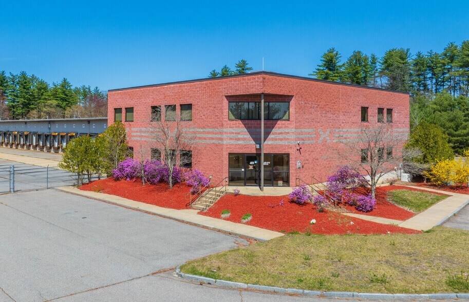 49 McGrath Rd, Dracut, MA à louer - Photo du bâtiment - Image 3 de 13
