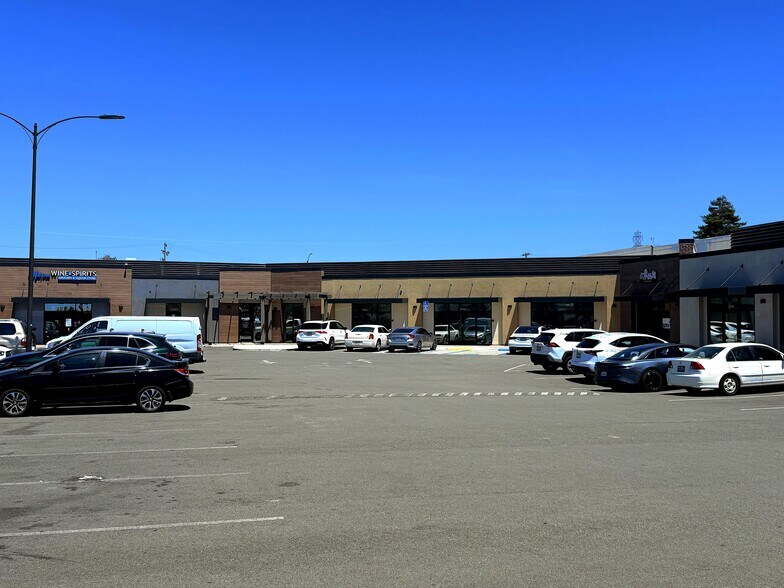 13750-13756 Doolittle Dr, San Leandro, CA à louer - Photo du bâtiment - Image 2 de 17