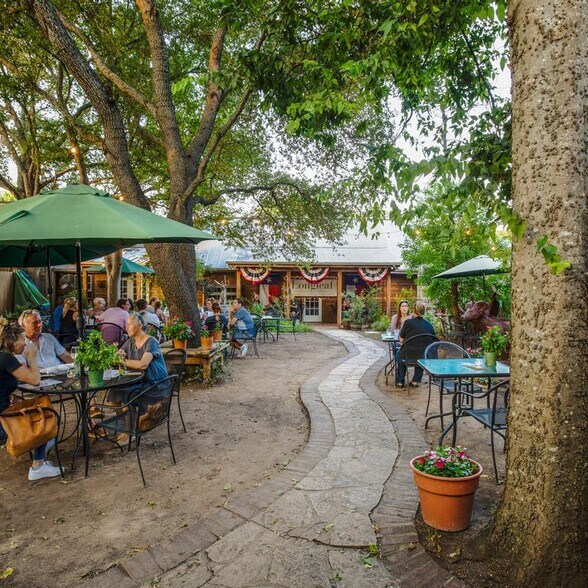 314 Wimberley Sq, Wimberley, TX for sale - Building Photo - Image 2 of 5