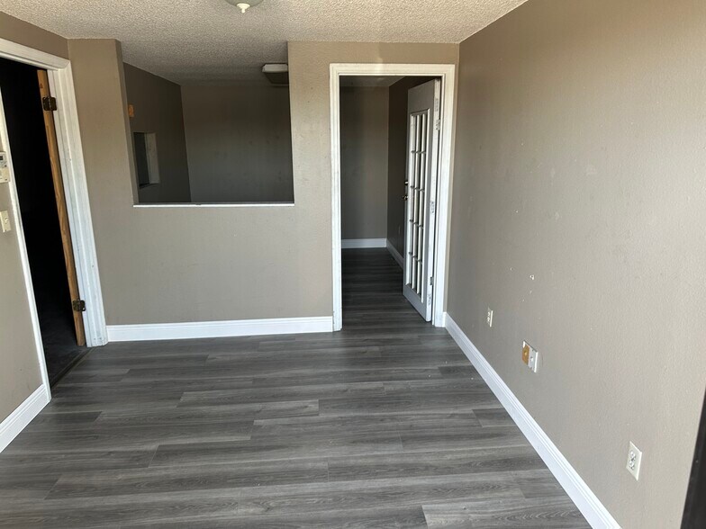 1706 N Magnolia Ave, Ocala, FL à vendre - Photo du bâtiment - Image 3 de 31