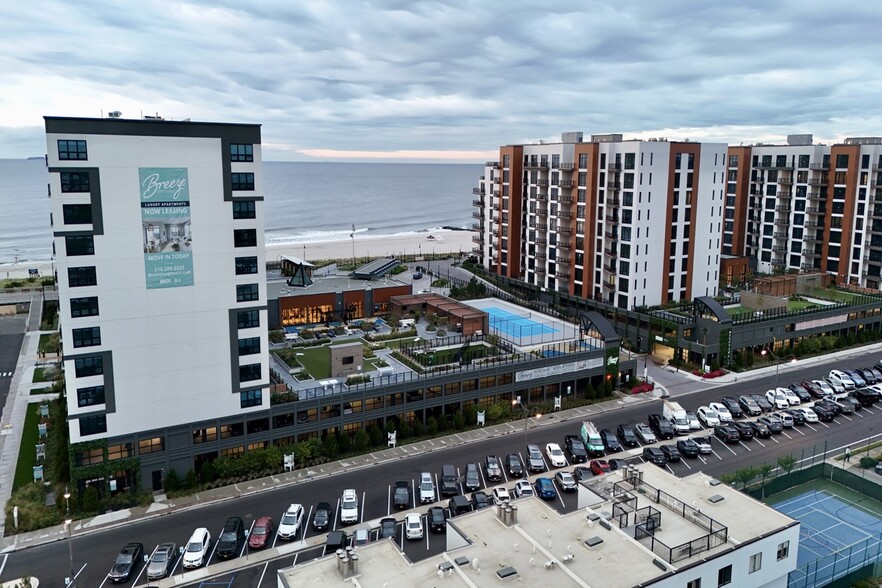 100-190 E Broadway, Long Beach, NY à louer - Photo du bâtiment - Image 3 de 13