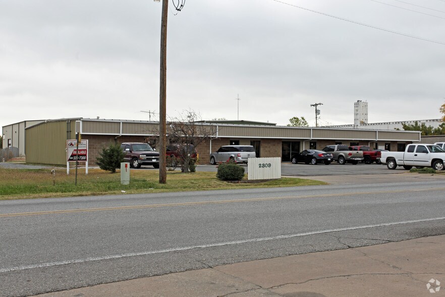 2309 N 10th St, Enid, OK for lease - Building Photo - Image 2 of 2