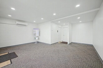 1381 South Park Dr, Kernersville, NC for lease Interior Photo- Image 2 of 4