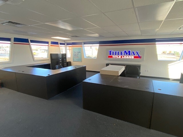 505 W Murdock Ave, Oshkosh, WI for lease - Interior Photo - Image 2 of 7