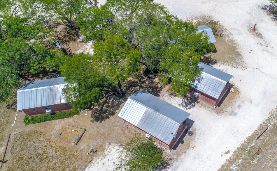 2393 S Highway 37, Three Rivers, TX à vendre - Photo du bâtiment - Image 3 de 12