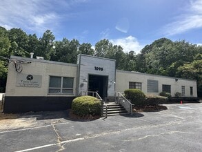 1095 Zonolite Rd NE, Atlanta, GA à louer Photo intérieure- Image 1 de 9