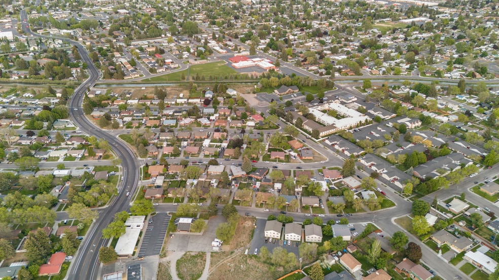Linden Park Properties portfolio of 13 properties for sale on LoopNet.ca - Aerial - Image 2 of 6