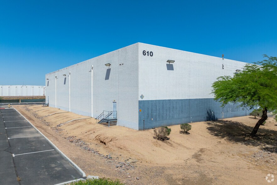 610 S 56th Ave, Phoenix, AZ for lease - Primary Photo - Image 1 of 5