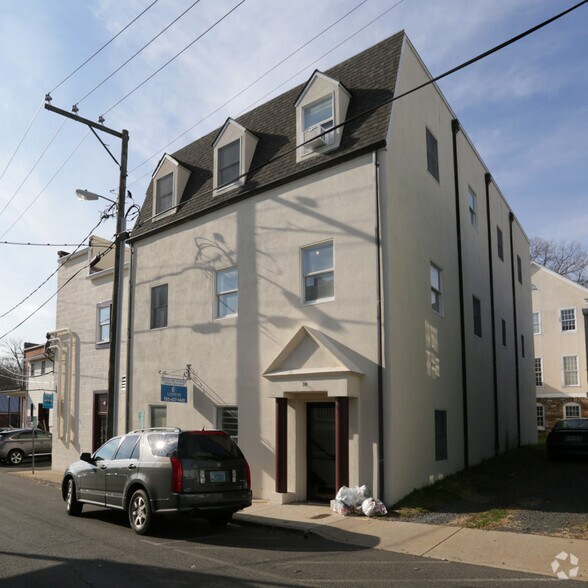 30-34 S 2nd St, Warrenton, VA à louer - Photo du bâtiment - Image 2 de 4