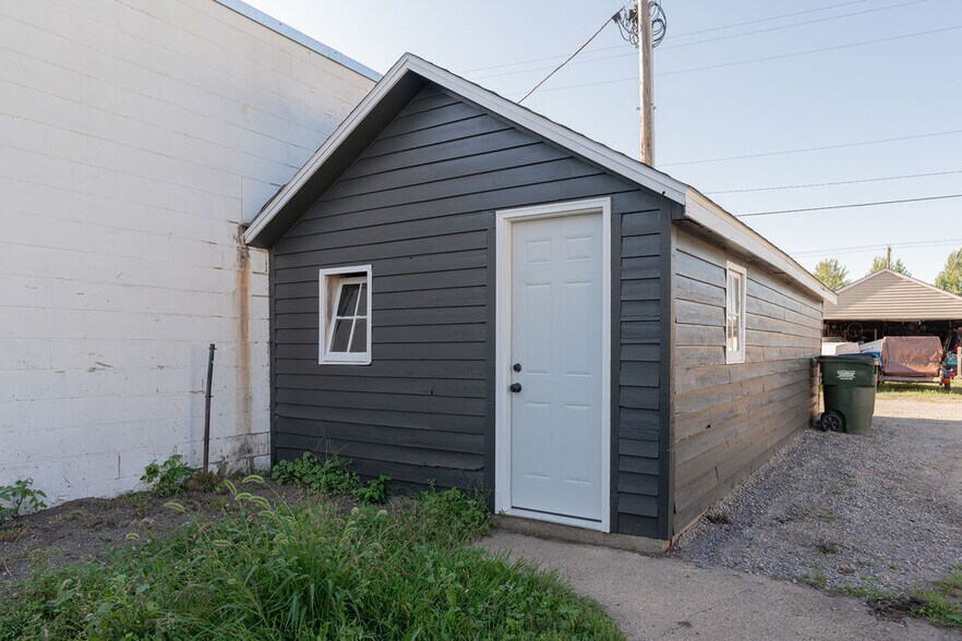 28 Main St W, Richmond, MN à vendre - Photo du bâtiment - Image 3 de 11