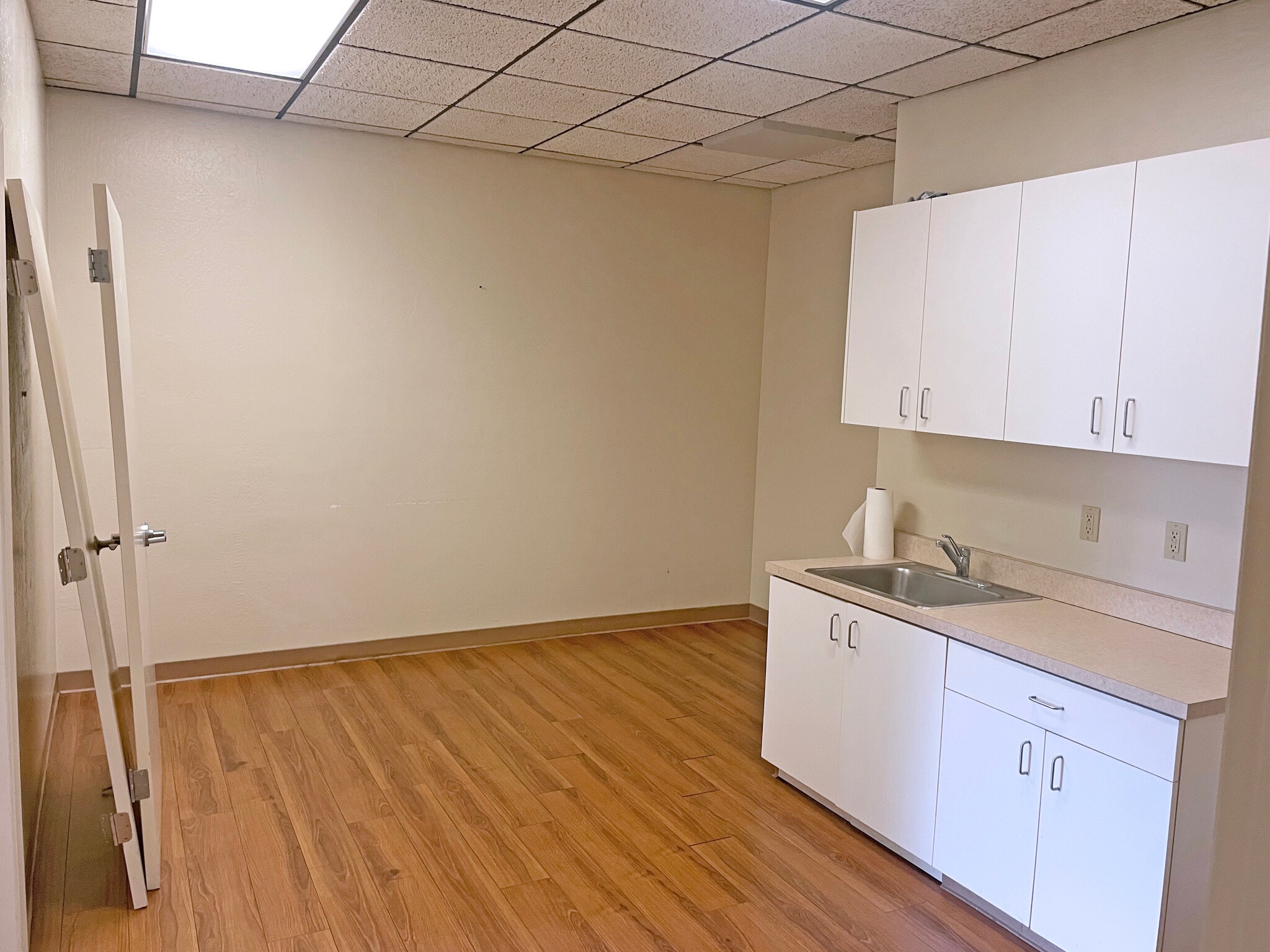 1420 Guerneville Rd, Santa Rosa, CA à louer Photo intérieure- Image 1 de 6