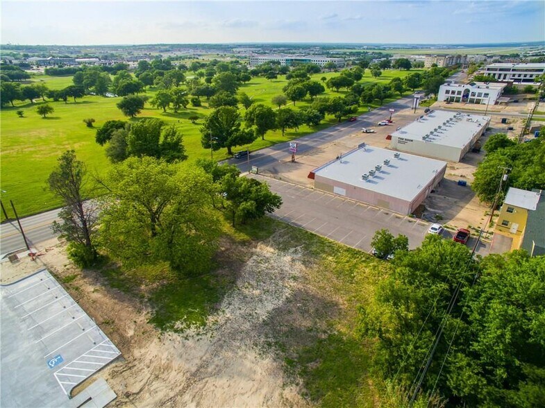 3033 Lackland Rd, Fort Worth, TX à vendre - Photo du bâtiment - Image 3 de 4