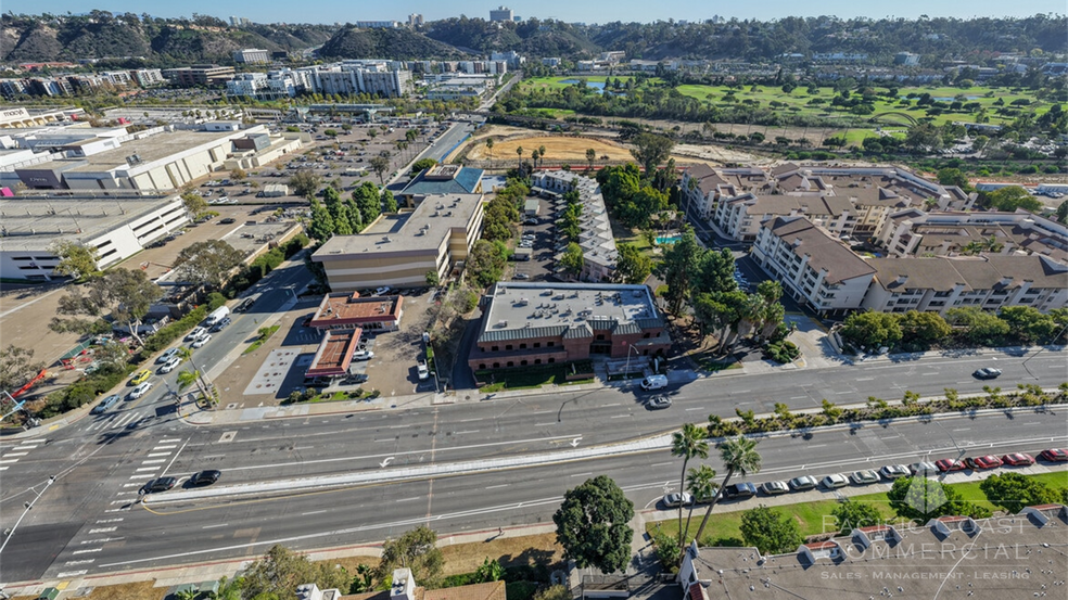 6863 Friars Rd, San Diego, CA à louer - Photo du bâtiment - Image 3 de 13