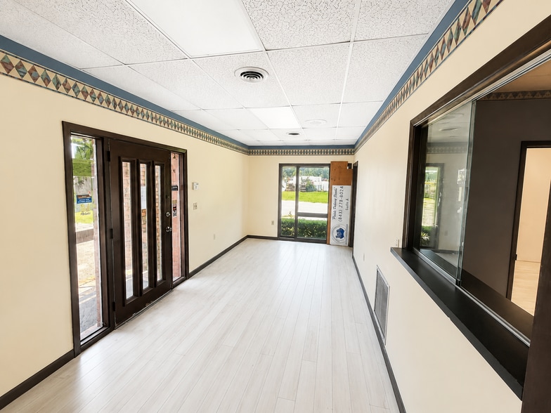 North Charleston Office Buildings portfolio of 2 properties for sale on LoopNet.ca - Building Photo - Image 3 of 9