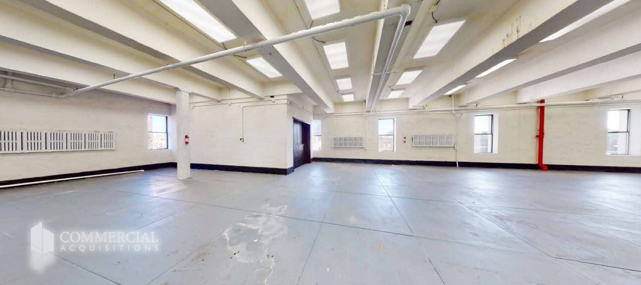 305 E 182nd St, Bronx, NY for sale Interior Photo- Image 1 of 4