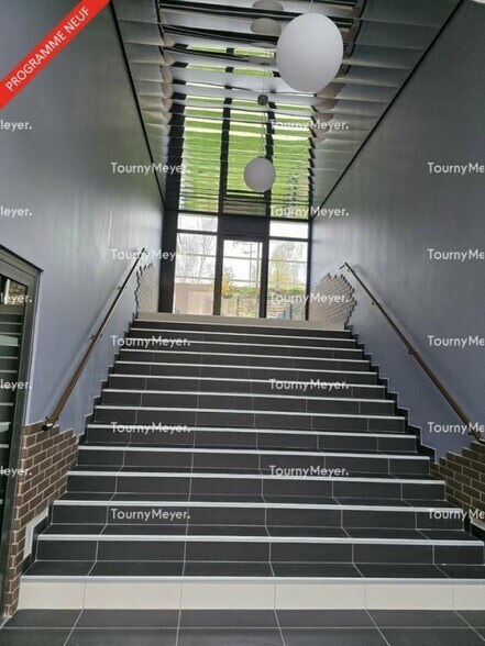 Office in Rennes for lease - Building Photo - Image 3 of 9