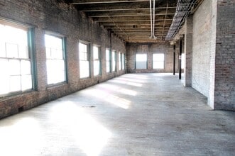 1300 W 13th St, Kansas City, MO for lease Building Photo- Image 2 of 5