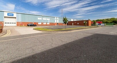 Peartree Ln, Dudley for lease Building Photo- Image 1 of 4