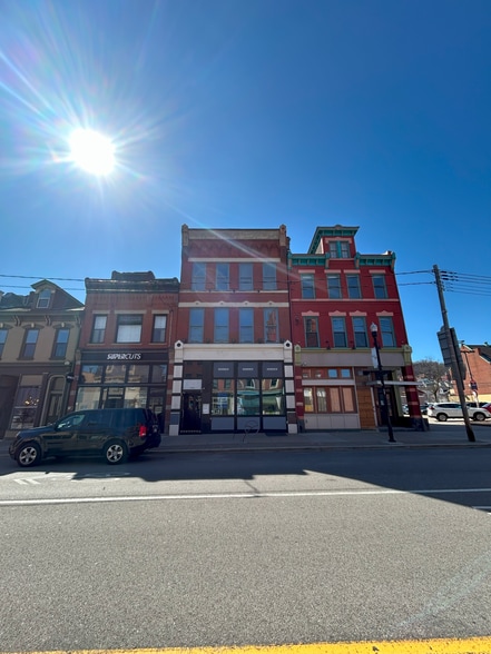 1924 E Carson St, Pittsburgh, PA à louer - Photo du bâtiment - Image 2 de 4
