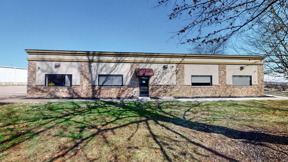 8 Industrial Park Dr, Hendersonville, TN à vendre - Photo du bâtiment - Image 1 de 1