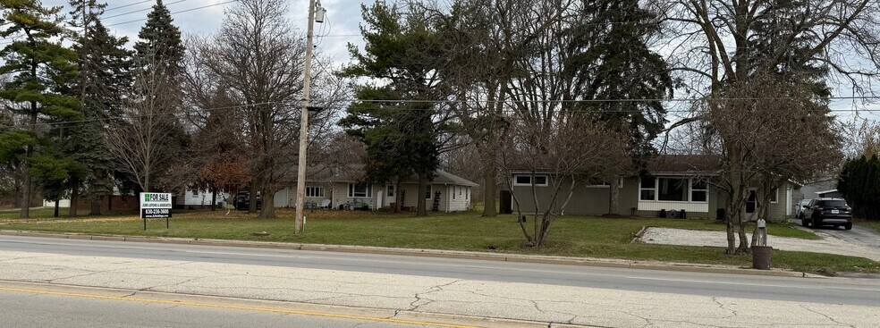 7S175 Eola Rd, Aurora, IL à vendre - Photo du bâtiment - Image 2 de 3