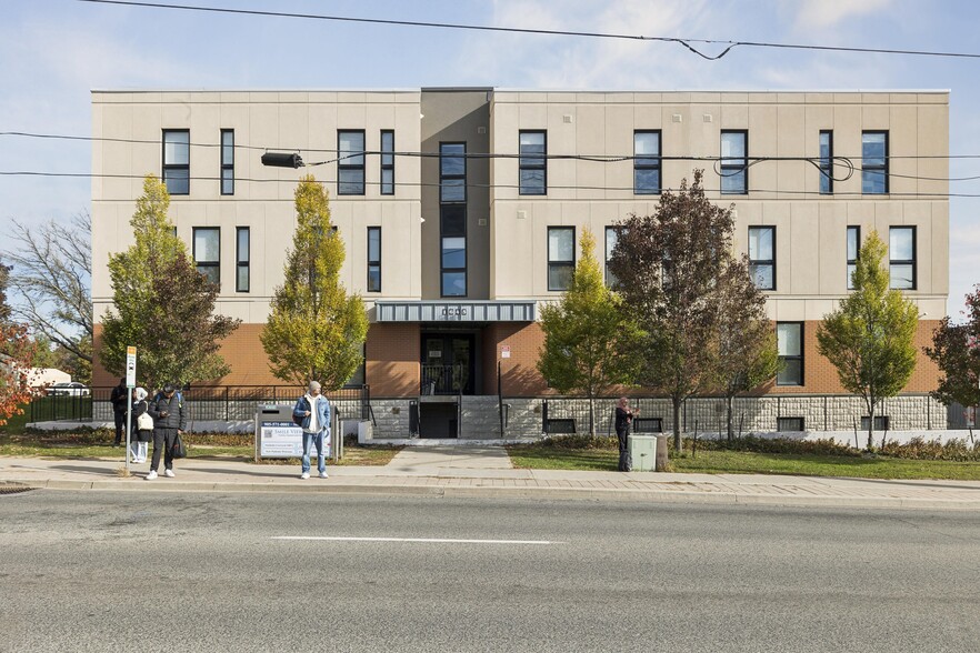 1645 Simcoe St N, Oshawa, ON for sale - Building Photo - Image 3 of 9