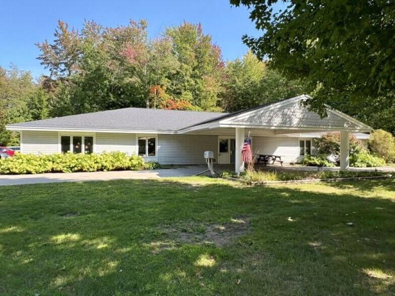 615 Beardsley St, Boyne City, MI for sale - Building Photo - Image 1 of 30