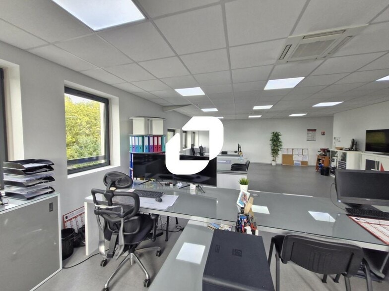 Office in Bussy-Saint-Georges for sale - Interior Photo - Image 3 of 7