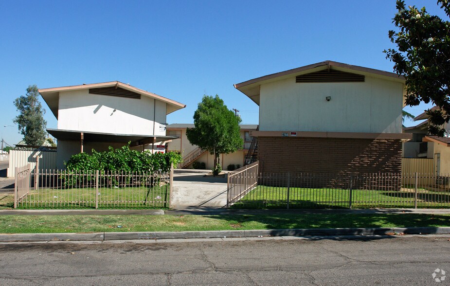 2266 W Princeton Ave, Fresno, CA for sale - Primary Photo - Image 1 of 3