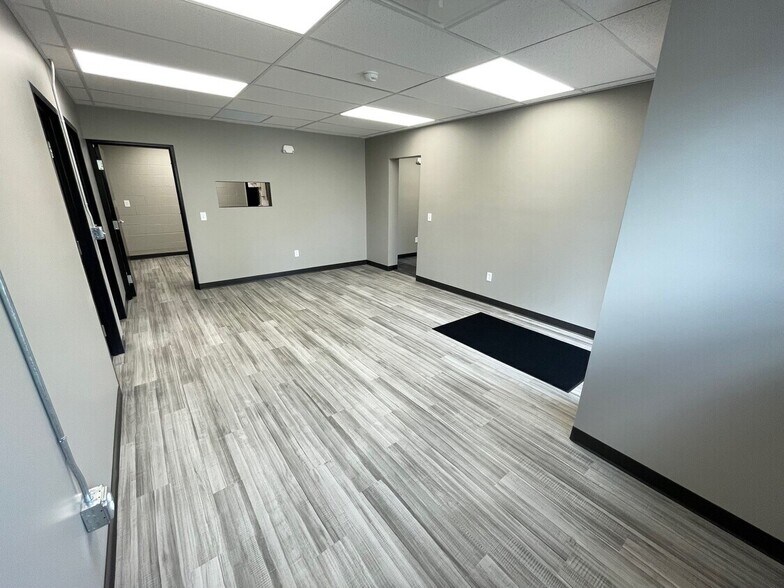 222 N Buffalo St, Warsaw, IN à louer - Photo du bâtiment - Image 3 de 16