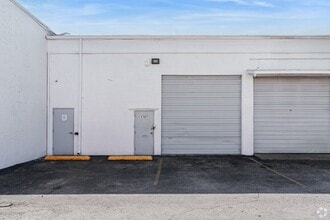 1703-1747 NW 38th Ave, Lauderhill, FL for lease Interior Photo- Image 1 of 3