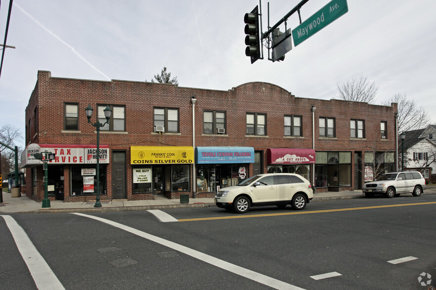 1-11 E Pleasant Ave, Maywood, NJ à vendre - Photo principale - Image 1 de 1