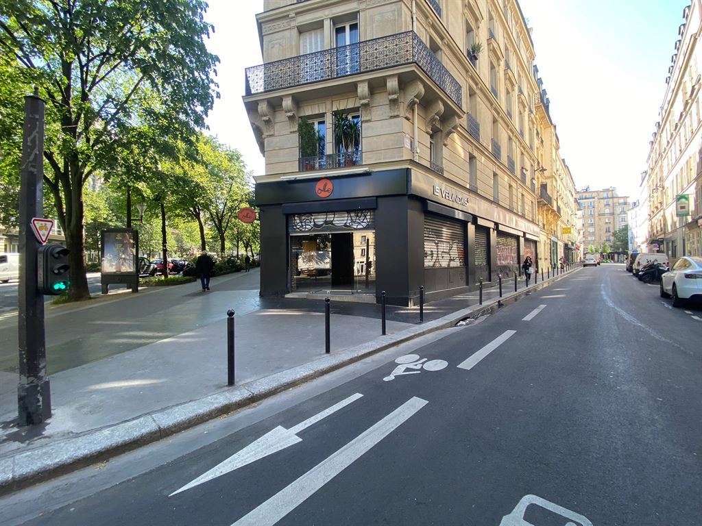 Commerce de détail dans Paris à louer Photo du bâtiment- Image 1 de 11