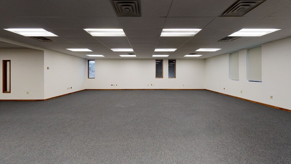 2 Computer Dr W, Albany, NY à louer - Numérisation 3D de Matterport - Image 2 de 18