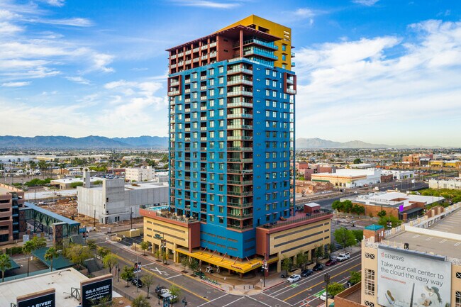 More details for 310 S 4th St, Phoenix, AZ - Retail for Lease