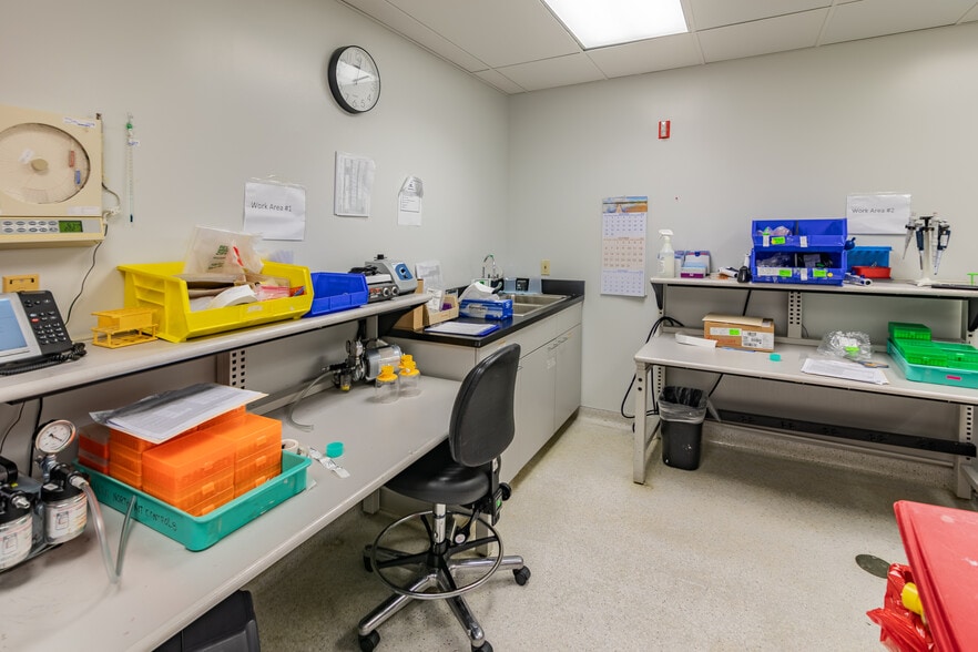 1745 Eaton Ave, Bethlehem, PA for lease - Interior Photo - Image 2 of 20