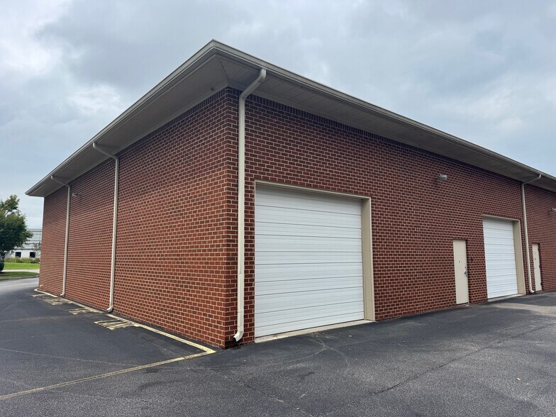 622 Innovation Dr, Chesapeake, VA à vendre - Photo du bâtiment - Image 2 de 2