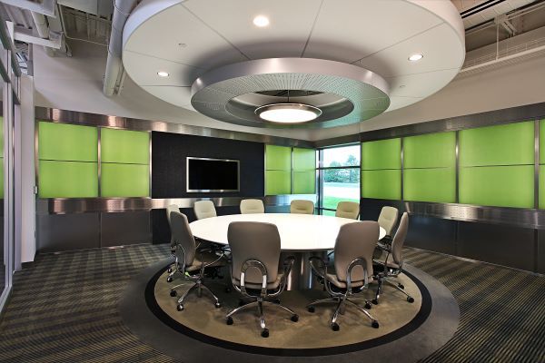 45525 Grand River Ave, Novi, MI à vendre - Photo intérieure - Image 2 de 12