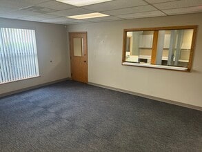 35050-35054 23 Mile Rd, New Baltimore, MI for lease Interior Photo- Image 2 of 10