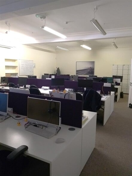 Park Rd, Elland for lease - Interior Photo - Image 2 of 6