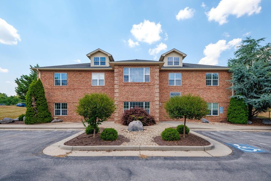 3210 People's Dr, Harrisonburg, VA à vendre - Photo du b timent - Image 1 de 1