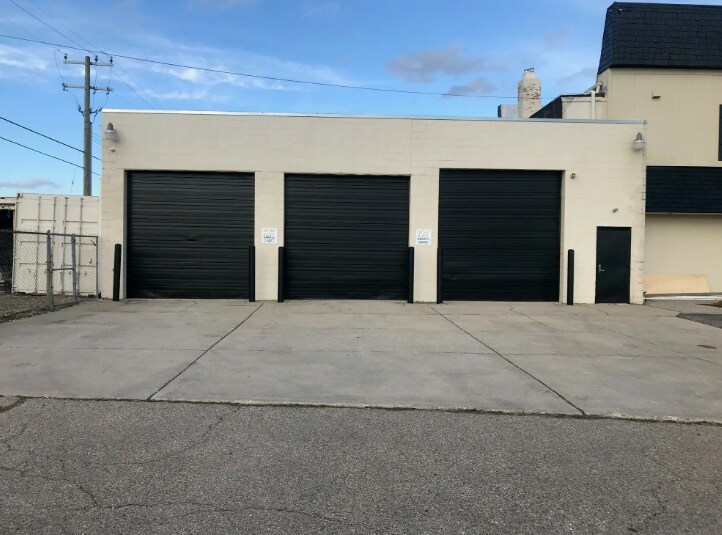 410 W Jefferson Ave, Trenton, MI à vendre - Photo du bâtiment - Image 3 de 4
