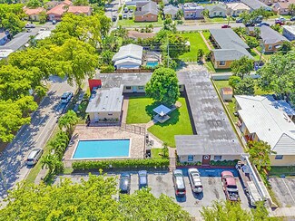 Plus de détails pour 2010 Dewey St, Hollywood, FL - Multi-résidentiel à vendre