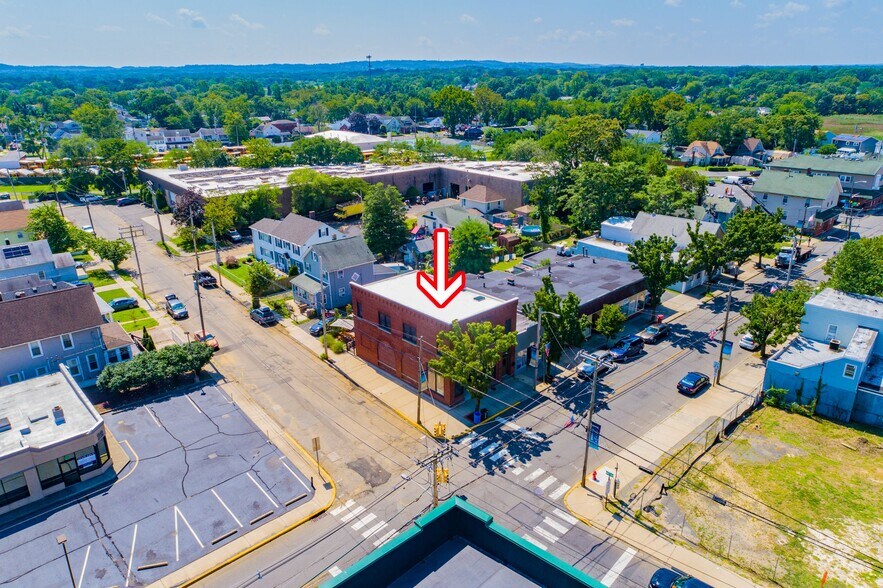 32 Church St, Keansburg, NJ à vendre - Photo du bâtiment - Image 2 de 16