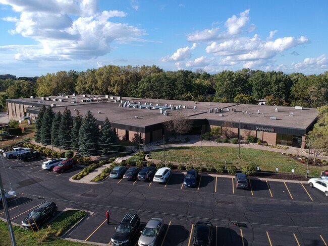 Plus de détails pour 9220 Bass Lake Rd, New Hope, MN - Plusieurs types d'espaces à louer