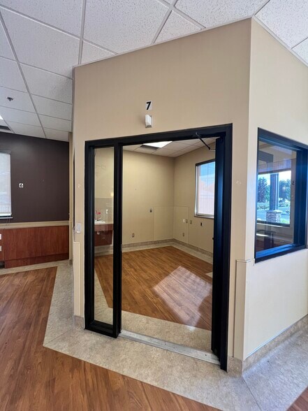 1213 S Main St, Milton-Freewater, OR à louer - Photo intérieure - Image 3 de 17